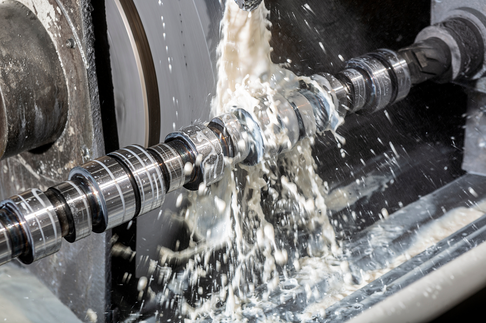 How the Right Cutting Fluid Can Combat the Top 4 Grinding Challenges